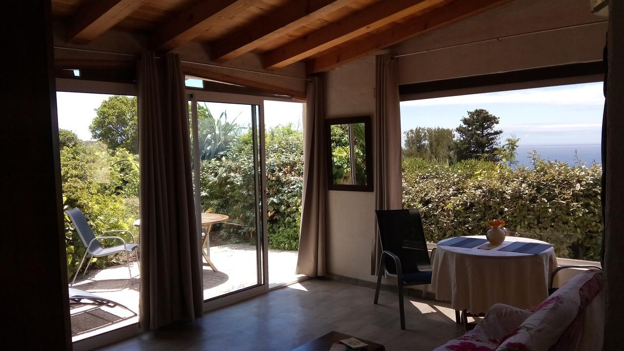La Coccinelle Aparthotel Île du Levant Exteriör bild
