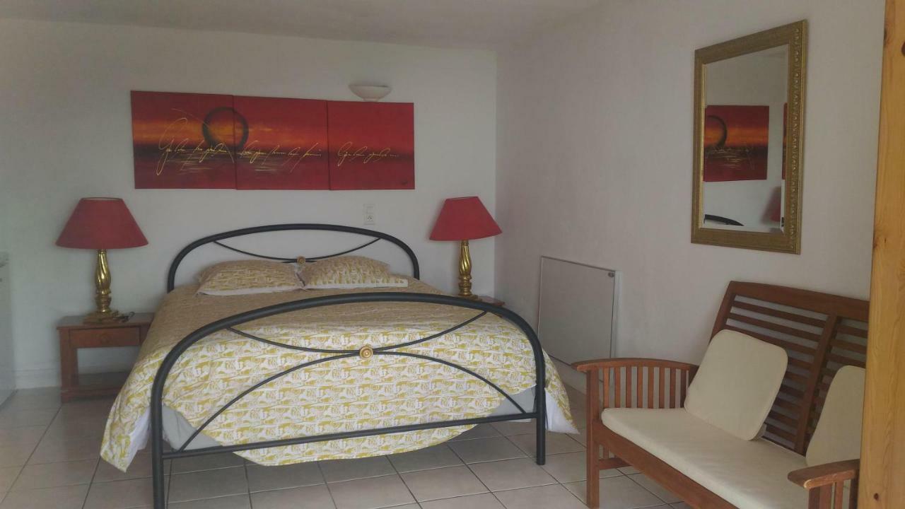 La Coccinelle Aparthotel Île du Levant Exteriör bild
